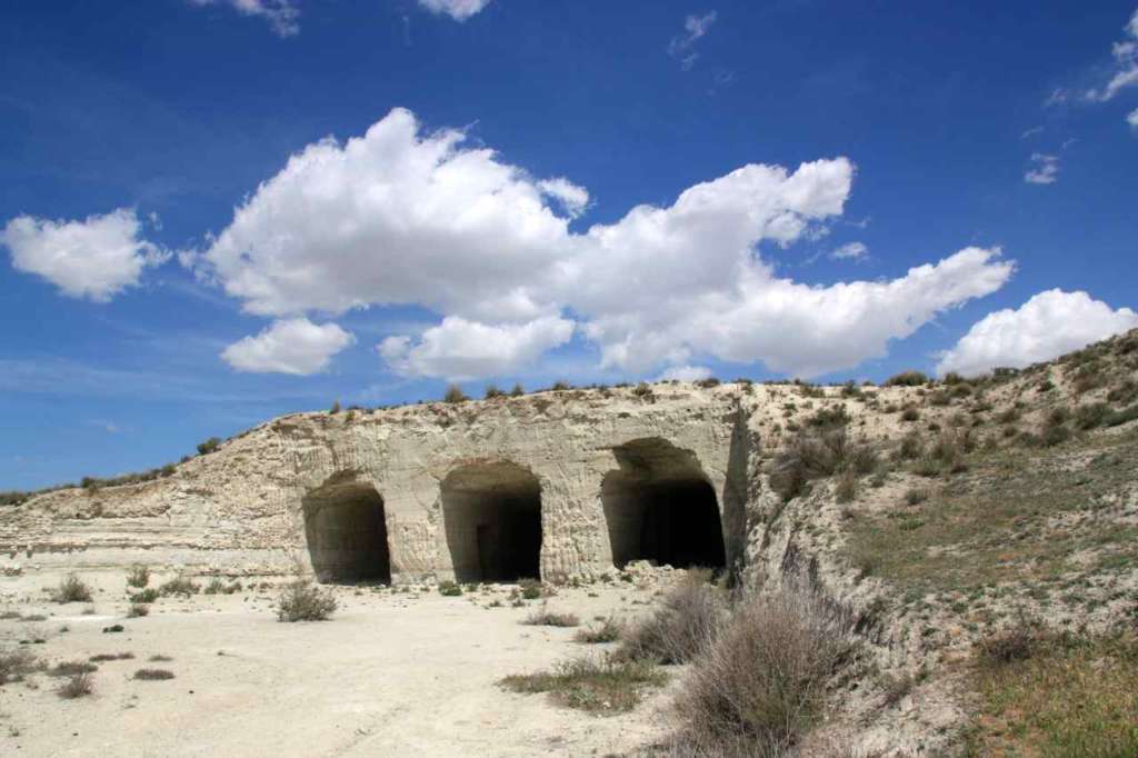 Las casas cuevas de Al Jatib en Baza (Granada)