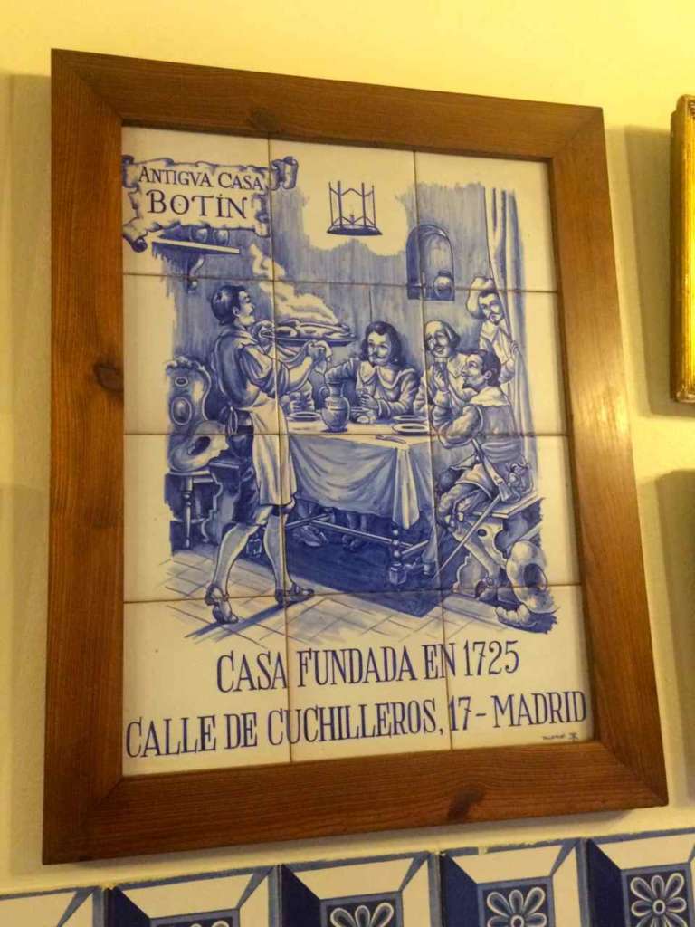 Cuadro del interior que detalla que la casa fue fundada en 1725