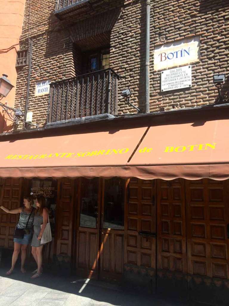 Puerta de entrada a Casa Botín