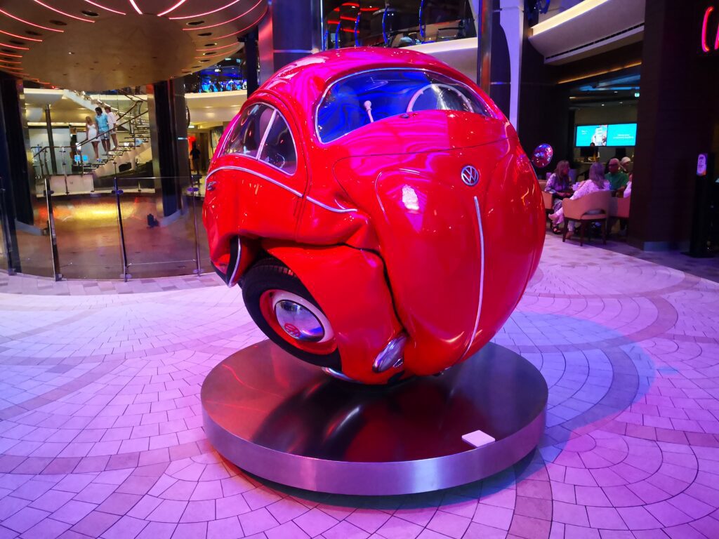 escultura comprimida del Wolkswagen Beetle escultura comprimida del Wolkswagen Beetle