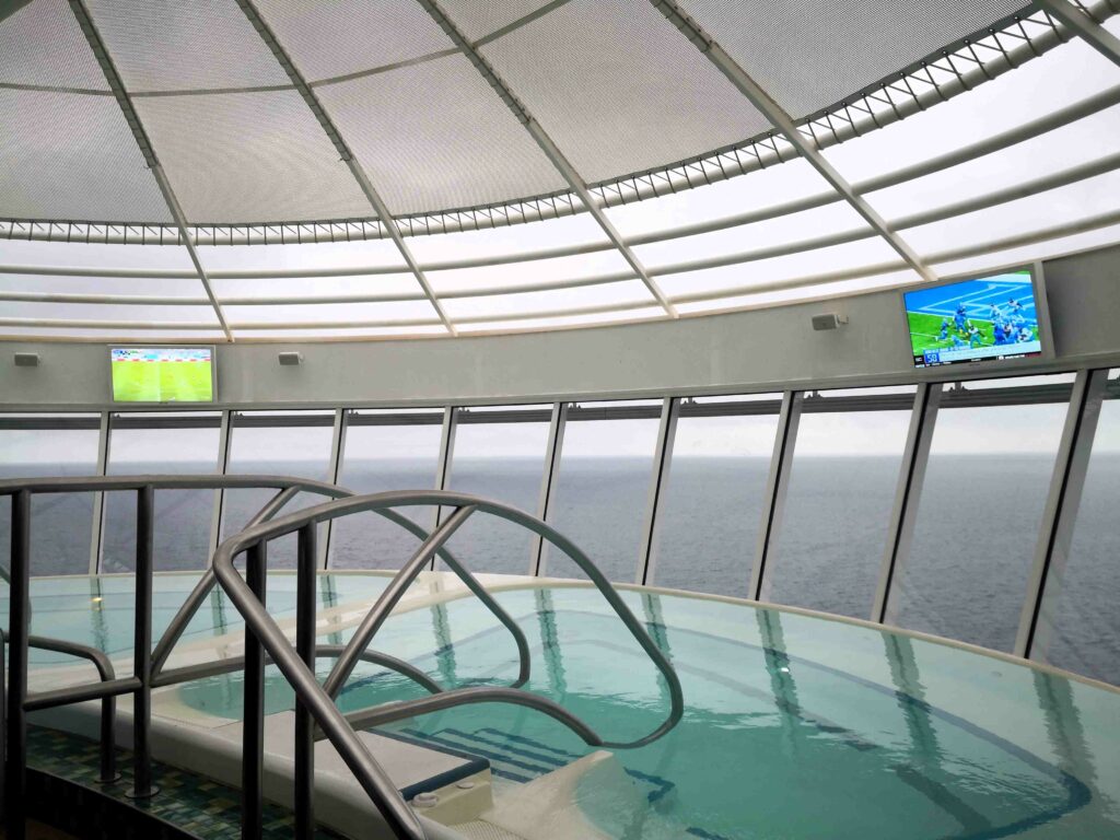 Jacuzzis con vistas al mar y televisión Jacuzzis con vistas al mar y televisión